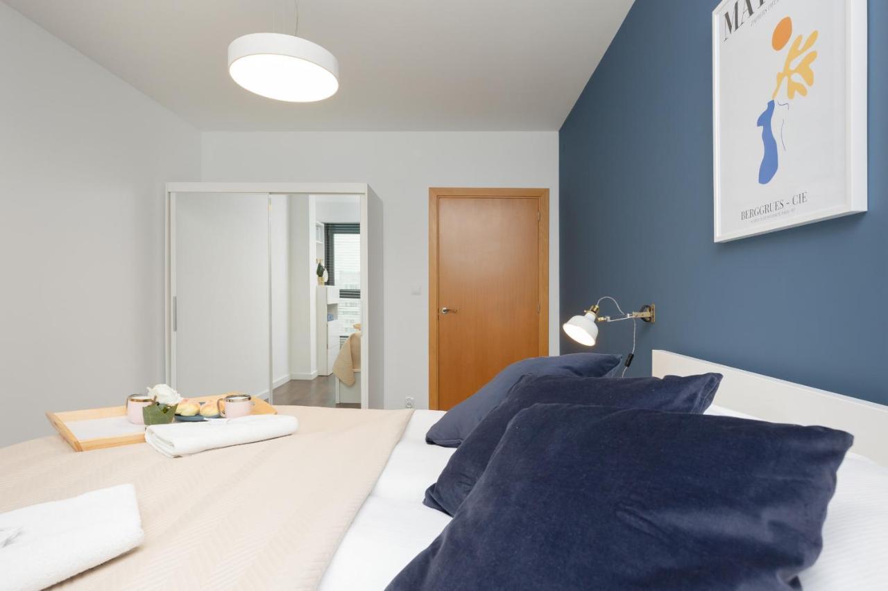 Beautiful & Spacious Warsaw Apartment By Noclegi Renters Buitenkant foto